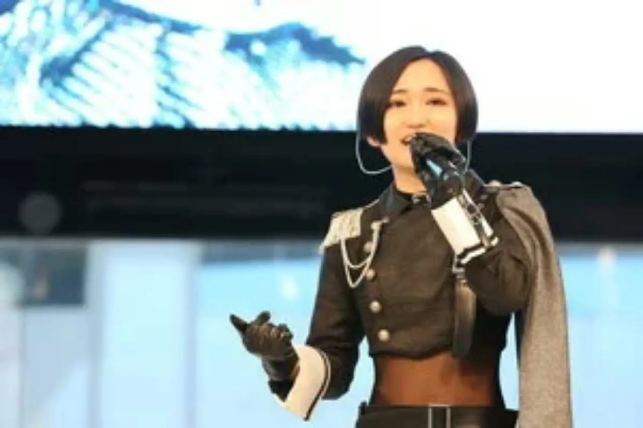 Seiyuu Dan Penyanyi Aoi Yūki Tampar Penggemarnya Sebagai Hadiah Undian