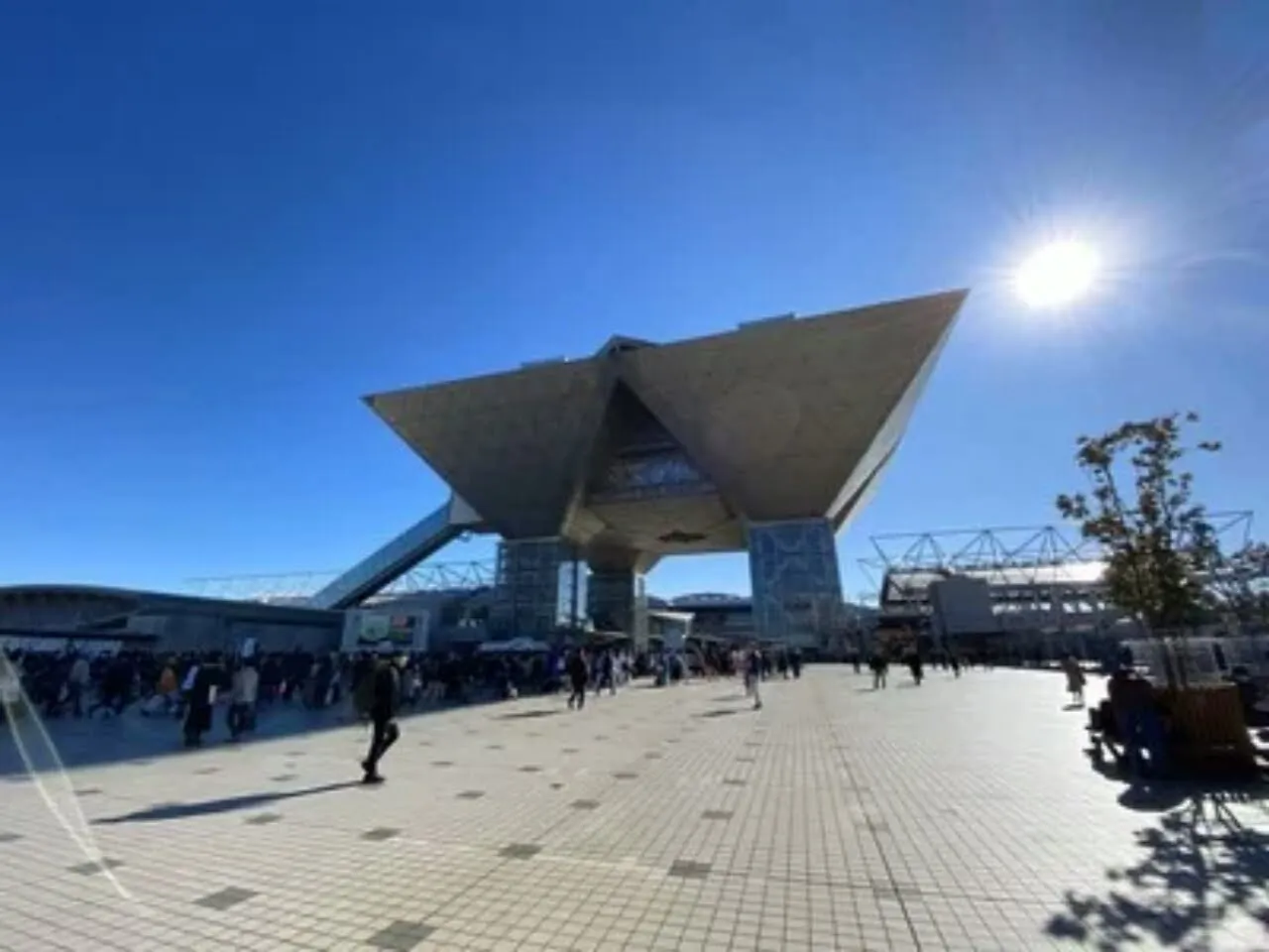 Comiket: Penundaan, Pembatalan Acara Mei Kemungkinan Bisa Terjadi Dikarenakan COVID-19