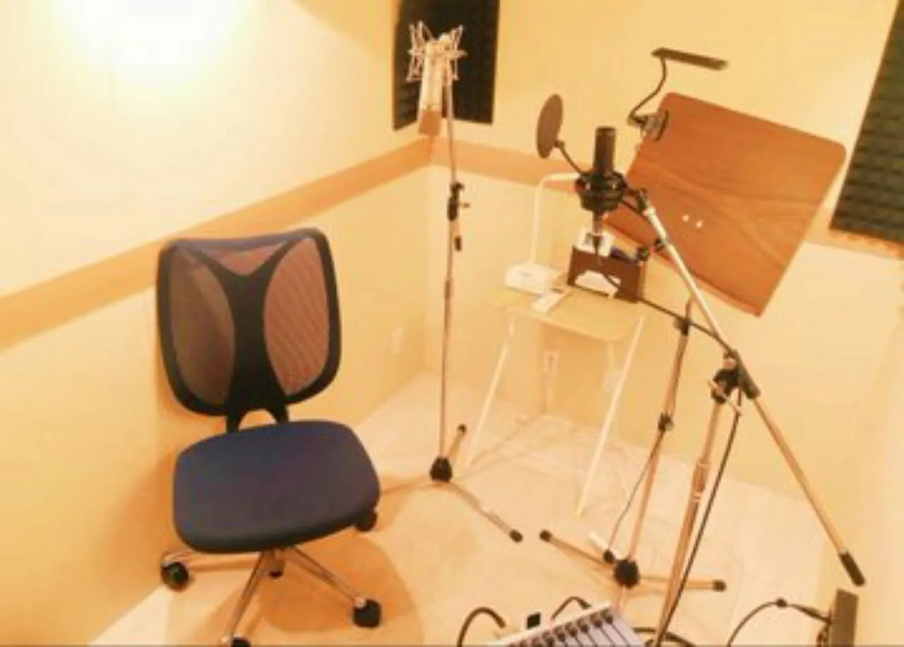 Seiyuu Kotori Koiwai Membuat Studio Rekaman Suara di Rumah
