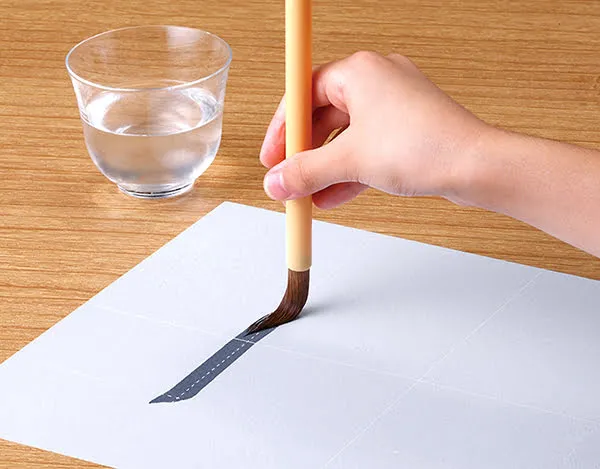 Bosan menghabiskan kertas Saat menulis kanji? Coba lembar latihan yang dapat digunakan kembali.