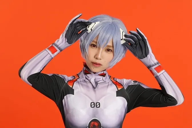 Debut Dunia Singing Cosplayer Hikari Sebagai Rei Ayanami dari Evangelion dari Jepang!