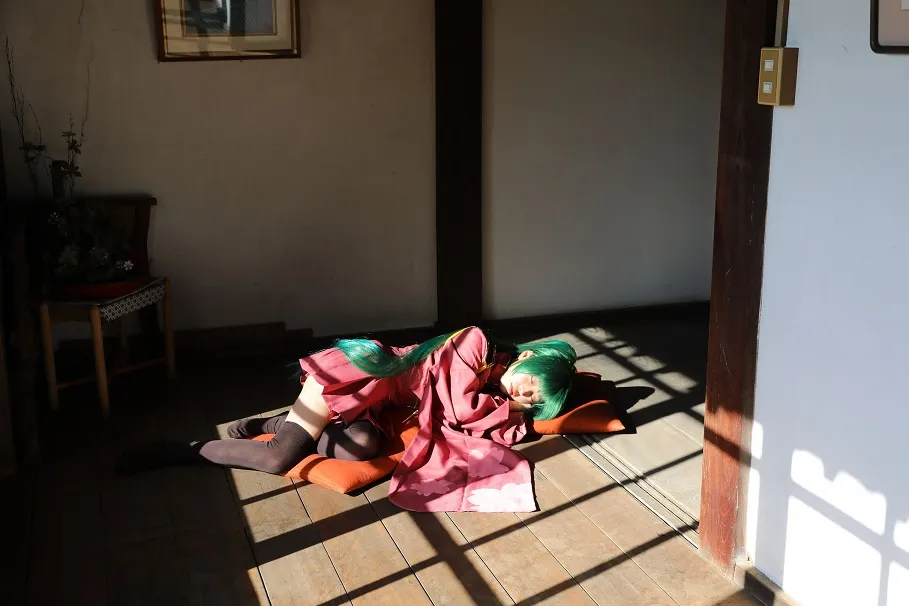 Singing Cosplayer Hikari Rilis Video Cover Senbonzakura