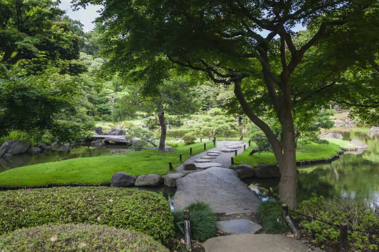 Taman Indah Rikuguen dan Furukawa yang Dilapisi Sejarah di Tokyo