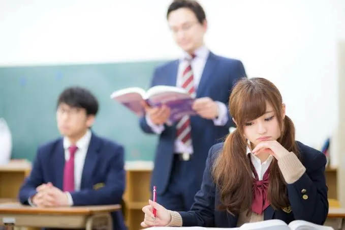 Sekolah umum di Prefektur Saga Tidak Akan Lagi Mengatur / Memeriksa Warna Pakaian Dalam Siswa