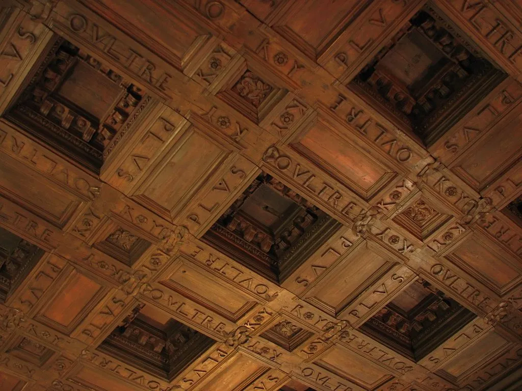 Panel Kayu di Istana Charles V