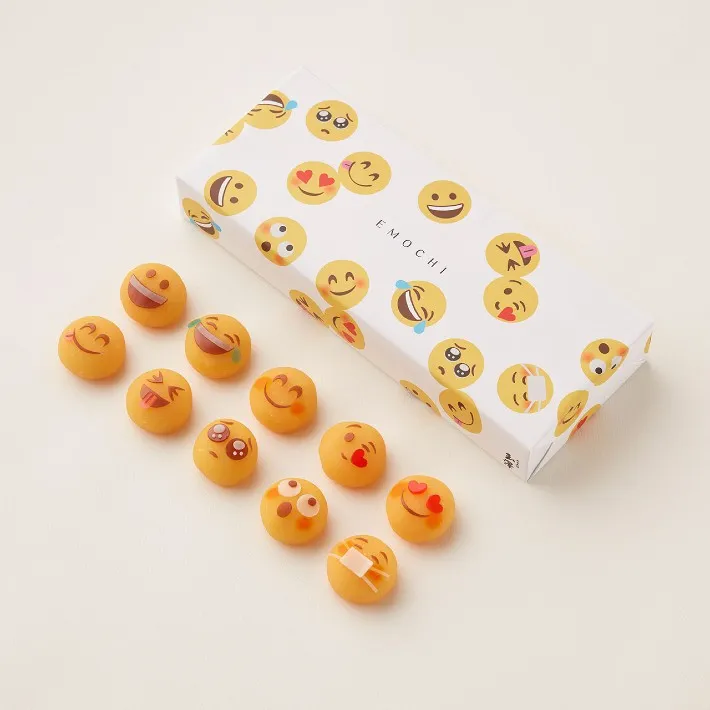 Pembuat Manisan Berusia 346 Tahun Menggabungkan Emoji dan Mochi Untuk Membuat Emochi