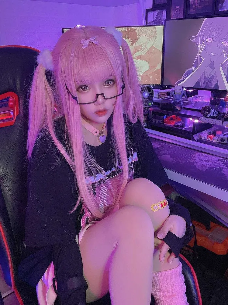 Kolaborasi Pertama antara YouTuber Jepang “Singing Cosplayer Hikari” dengan YouTuber Malaysia “Amelia Khor”! Mengcover lagu ClariS yang berjudul “Colorful” dari Puella Magi Madoka Magica!