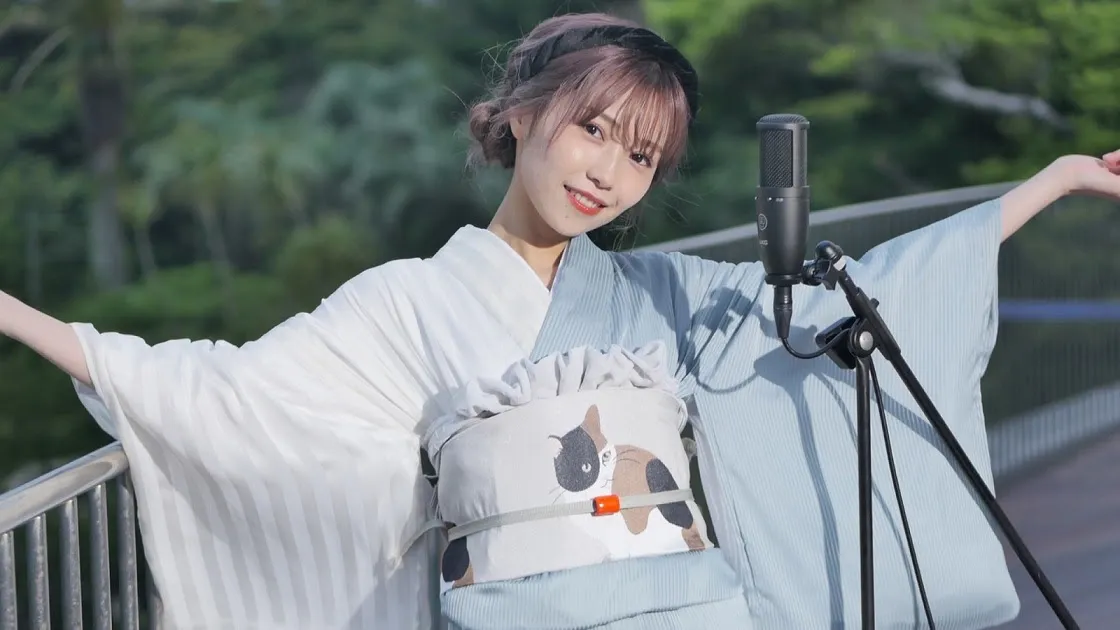 Singing Cosplayer Hikari akan bergabung dengan album rapper Prancis, Suzuya! Kreator Jepang lainnya yang akan bergabung selain Hikari adalah: Takato Yamamoto, Akira Yamaoka, YOW-ROW dan EDWARD (我)