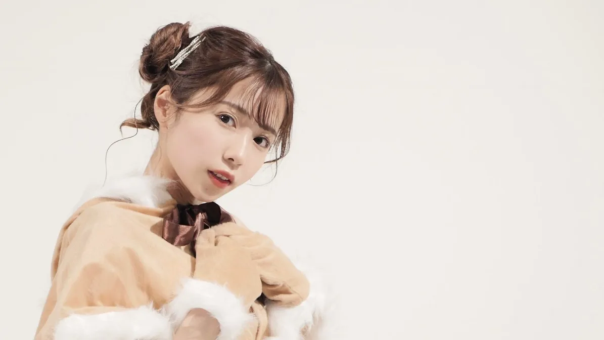 Trackmaker Indonesia “Tegra*39” telah merilis versi remix dari "Yume To Hazakura" menggunakan vokal Singing Cosplayer Hikari! Dan Singing Cosplayer Hikari telah merilis lagu cover Natal baru!