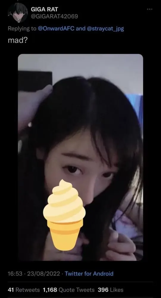 Gadis Coser Menjilati "Es Krim" Pacarnya dalam Foto, Lalu Seseorang Mencoba Mengukur Es Krim Itu