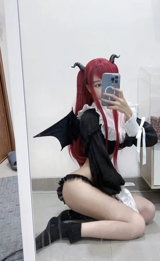 Gadis Coser Menjilati "Es Krim" Pacarnya dalam Foto, Lalu Seseorang Mencoba Mengukur Es Krim Itu
