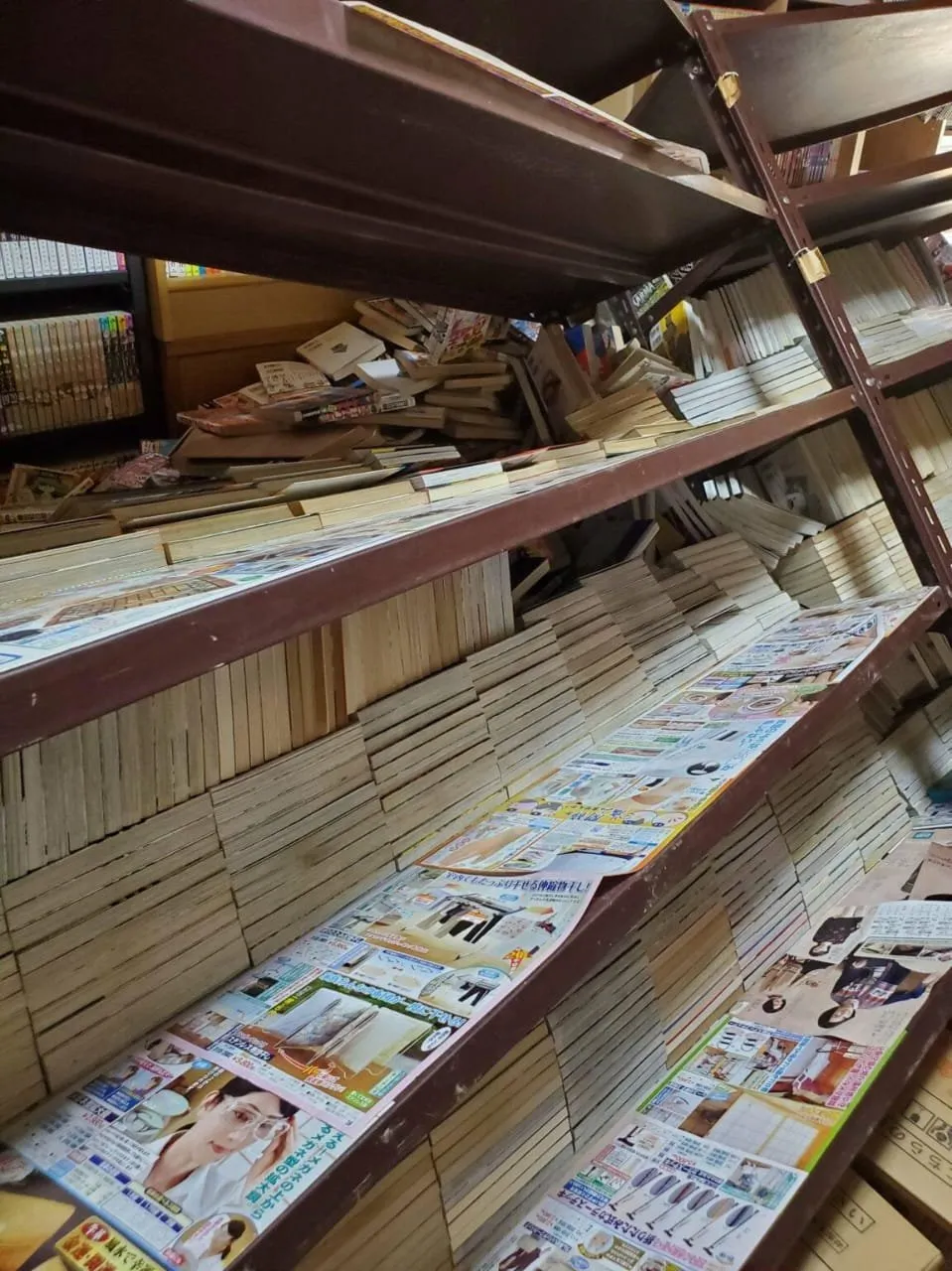 Koleksi Manga Hampir Menghancurkan Sebuah Rumah di Jepang