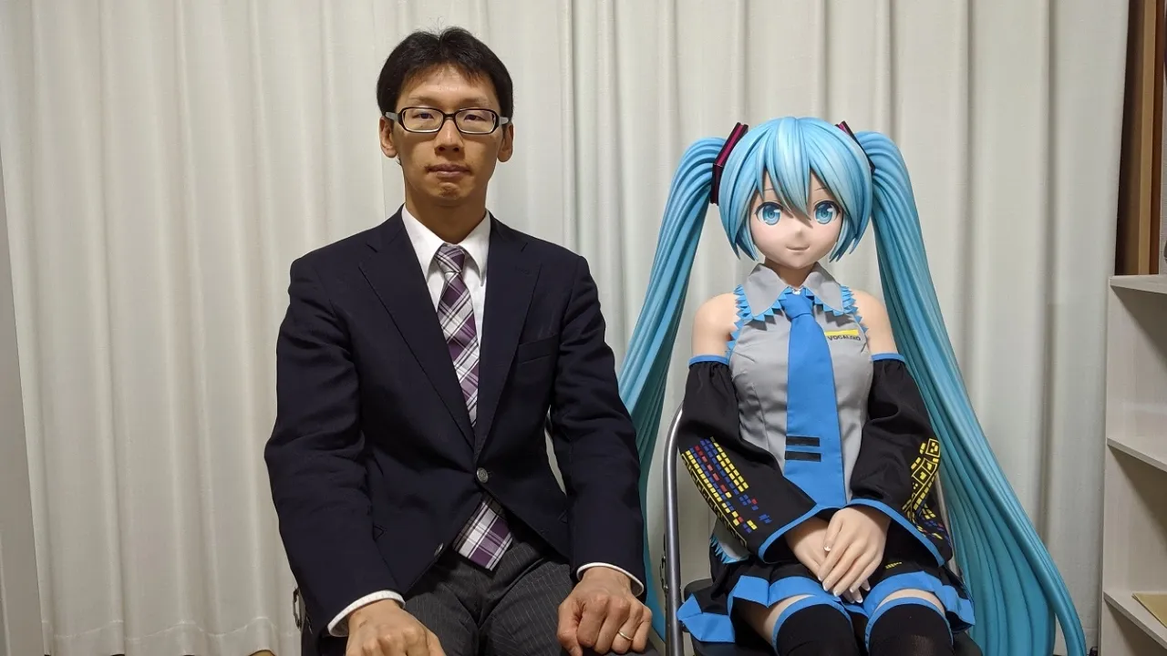 'Suami' Hatsune Miku Merayakan Ulang Tahun Pernikahannya yang Keempat